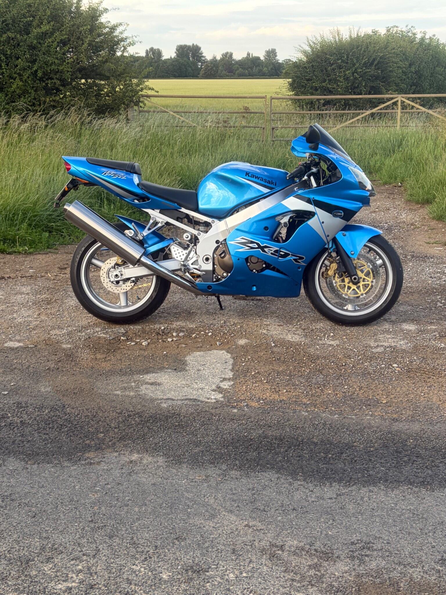 Kawasaki ZX-9R bikes for sale | AutoTrader Bikes